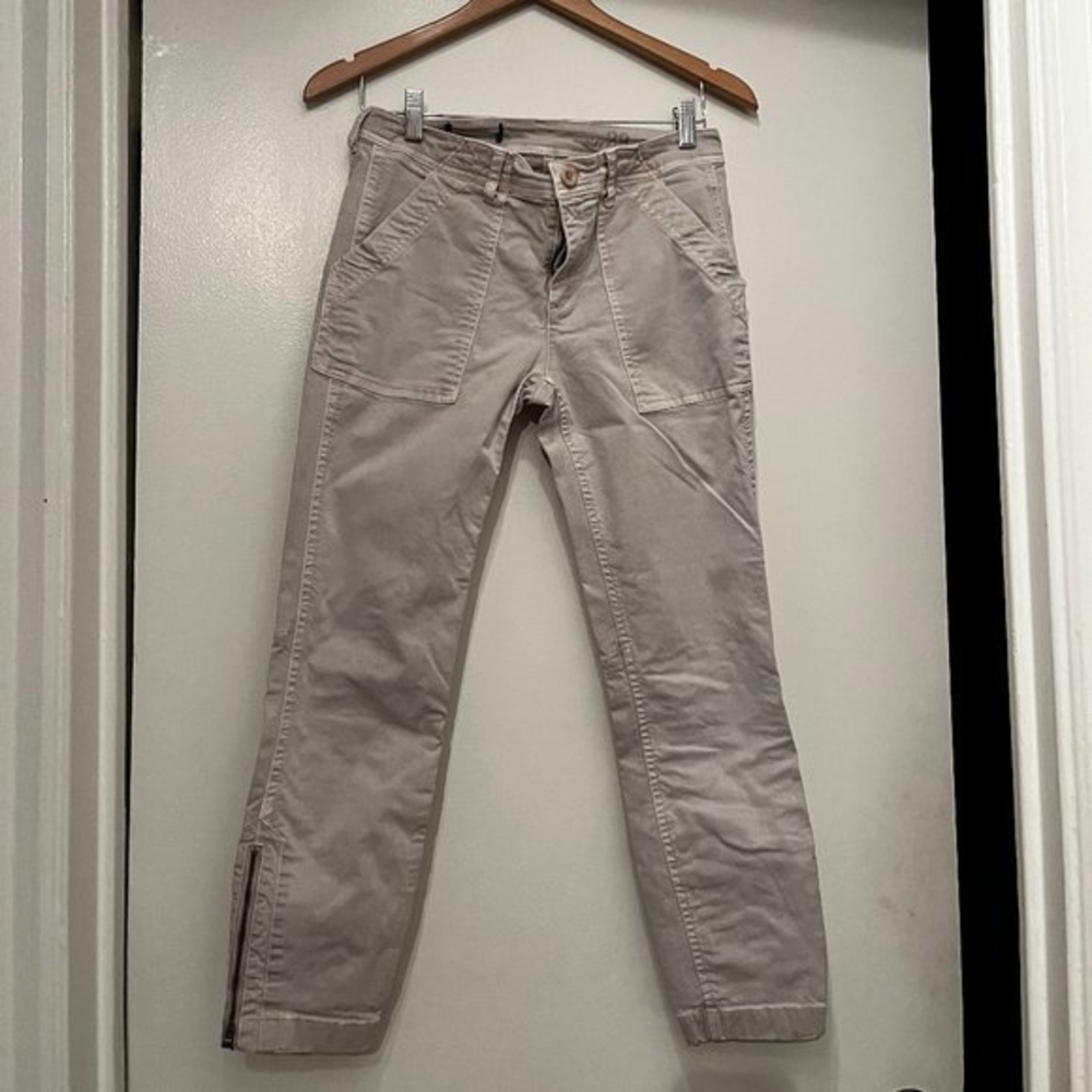 Cream  Pants – Zippered Ankles,‎ Stretchy & Chic! (Size 29 Gently-Used)